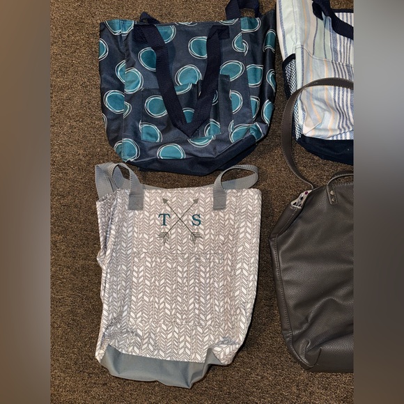 Thirty-one bags - Picture 4 of 6